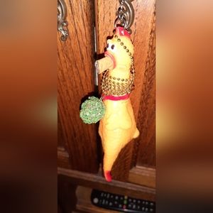 HOT SMOKIN CHICKIN w/A NUGGET!